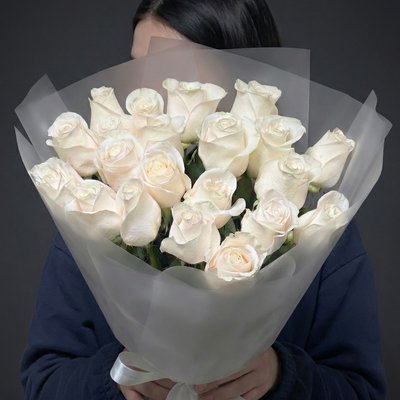 Букет из белых роз 21шт